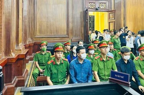 Vụ án kẹo Kera: Thùy Tiên, Quang Linh, Hằng Du Mục cùng lãnh 2 năm tù