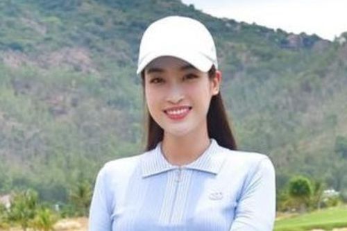 Thời trang đánh golf của con dâu bầu Hiển