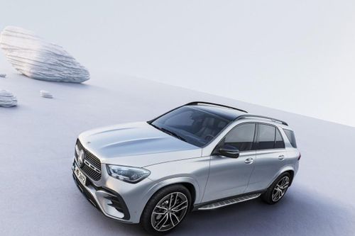 Mercedes-Benz GLE 400 có thêm phiên bản xăng lai điện PHEV, giá gần 4,7 tỷ đồng