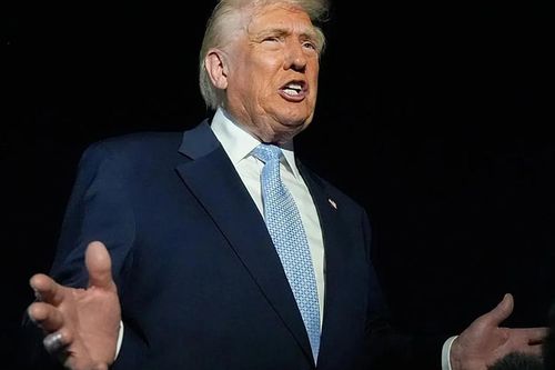 Tổng thống Trump để ngỏ khả năng trừng phạt các nước giao thương với Nga