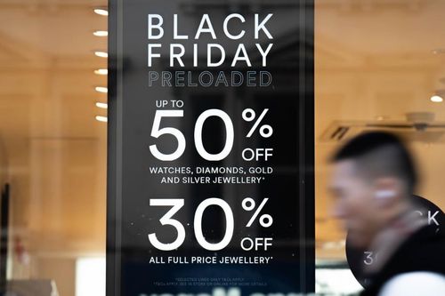 Thuế quan buộc các thương hiệu cắt giảm ưu đãi Black Friday