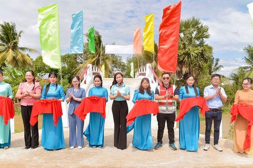 Xã Giang Thành khánh thành cầu kênh HN3