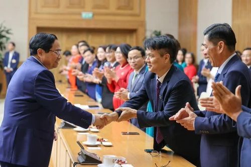 Lặng lẽ gieo mùa vàng tri thức