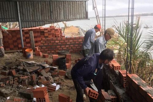 Nỗ lực khôi phục chăn nuôi sau bão
