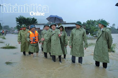 Bí thư Tỉnh ủy Nghiêm Xuân Thành kiểm tra, chỉ đạo khắc phục hậu quả mưa lũ