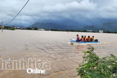 Xã Vạn Thắng: 450ha lúa ngập trong biển nước