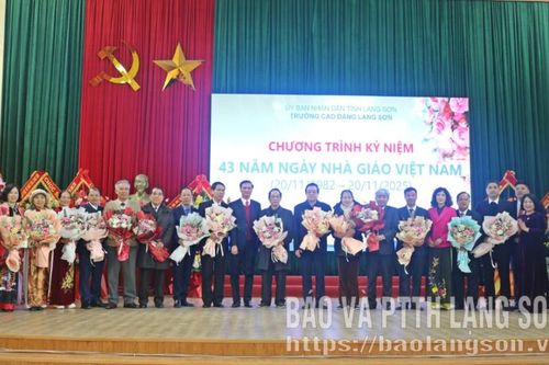 Trường Cao đẳng Lạng Sơn kỷ niệm 43 năm ngày Nhà giáo Việt Nam và tổ chức ngày hội hướng nghiệp