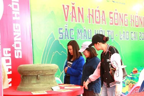 Người dân háo hức đón chờ Festival Sông Hồng