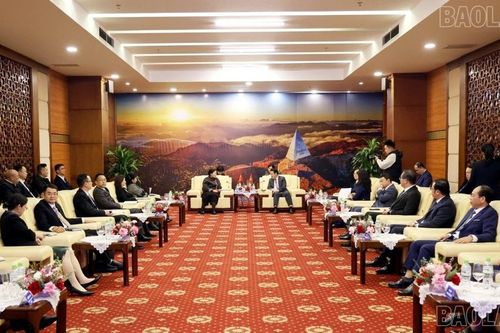 Chủ tịch UBND tỉnh Nguyễn Tuấn Anh tiếp xã giao Đoàn đại biểu châu Hồng Hà