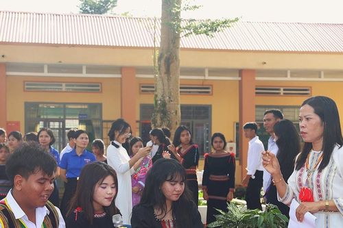 Cô giáo H'Hằng với nhiệt huyết giữ lửa văn hóa truyền thống cho học sinh DTTS