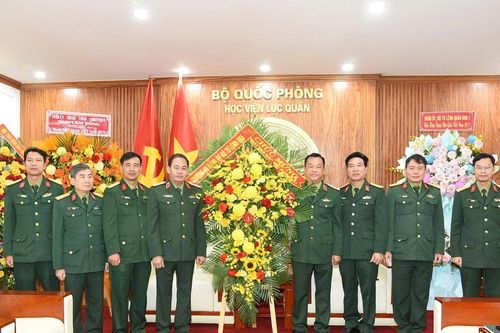Phó Tư lệnh Quân khu 5 thăm, chúc mừng Học viện Lục quân nhân ngày 20/11