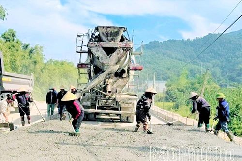 Đẩy nhanh tiến độ dự án chống sạt lở hạ lưu Thủy điện Hòa Bình
