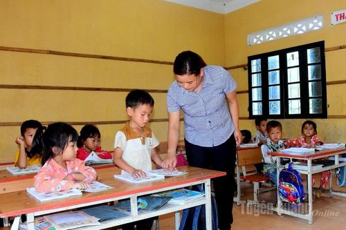 Nâng cao đời sống giáo viên
