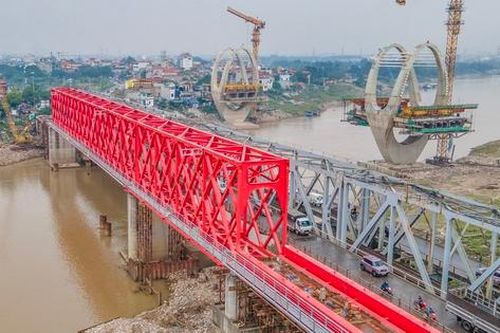 Dự án cầu Đuống 'giậm chân tại chỗ': Mặt bằng chưa xong, tiến độ kéo dài thêm 1 năm