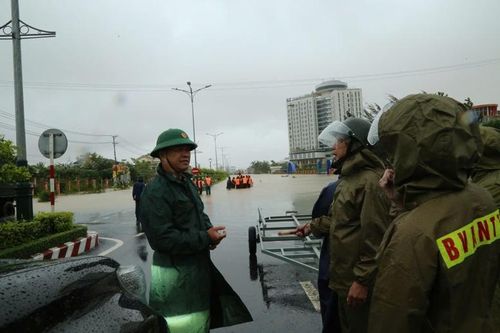Thủ tướng chỉ đạo tập trung ứng phó lũ đặc biệt lớn trên sông Ba và lũ khẩn cấp sông Kôn