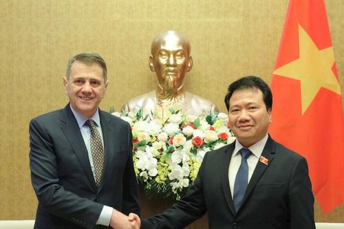 Chủ tịch Nhóm NSHN Việt Nam - Bulgaria Ngô Trung Thành tiếp Đại sứ Bulgaria tại Việt Nam