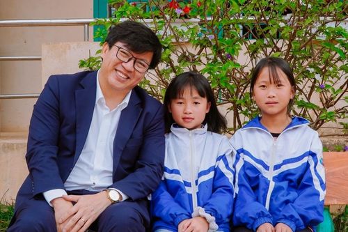 Sống như những đóa hoa - Bài 4: Người thầy 'đa mang' và những câu chuyện song hành cùng bài giảng
