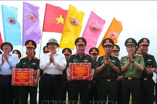 Tổng Bí thư Tô Lâm thăm và làm việc với các đơn vị Quân đội và Đảng bộ, chính quyền tỉnh Cà Mau tại đảo Hòn Khoai