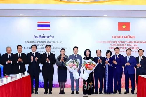 Vun đắp quan hệ hợp tác hữu nghị Bangkok – Hà Nội