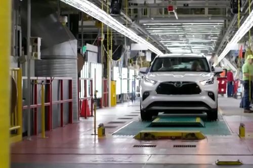 Toyota kéo dài vòng đời của loạt xe chủ lực
