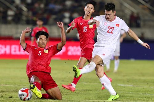 Cập nhật tỷ số Việt Nam 2-0 Lào: Xuân Son, Tuấn Hải lập công