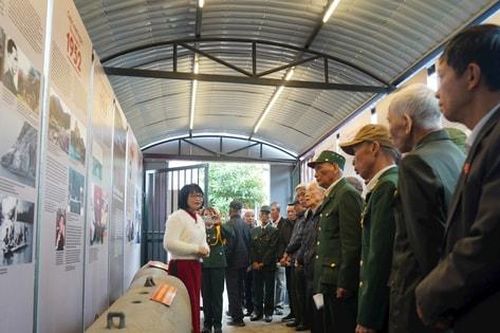 Trưng bày lưu động 'Khát vọng tự do': Tôn vinh ý chí bất khuất của các chiến sĩ cách mạng trong ngục tù