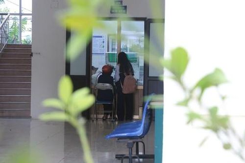 Hành trình âm thầm của những người 'giữ lửa' cho bệnh nhân HIV