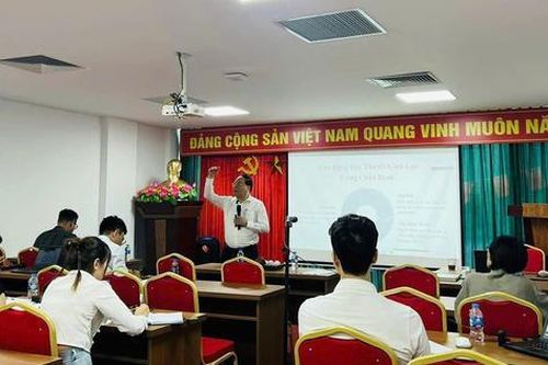 Các thày thuốc Đông y: Truyền nghề, rèn y đức và nâng tầm y thuật