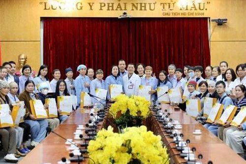Ngày Nhà giáo Việt Nam, thầy thuốc tri ân thầy cô giáo là bệnh nhân ung thư