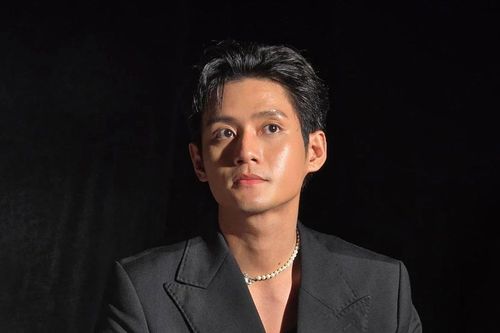 Đình Khang 'Mưa Đỏ' nghẹn ngào lo cho gia đình ở vùng lũ miền Trung