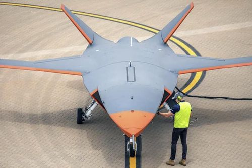 UAV 'Dơi ma' MQ-28 sẵn sàng phóng tên lửa AIM-120