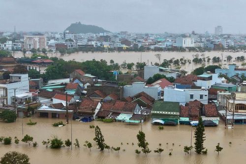 Toàn cảnh đô thị Tuy Hòa chìm trong biển nước