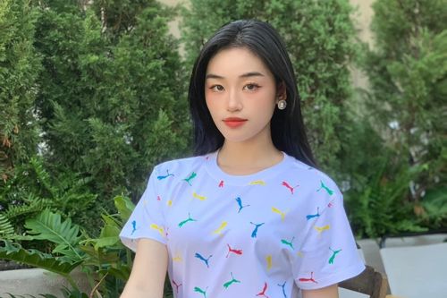 Hoa hậu Yến Nhi kêu cứu