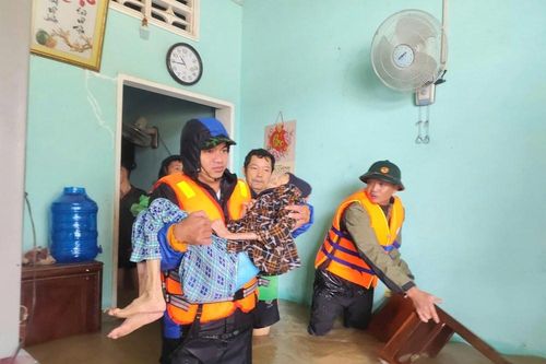 Tiếp tục ứng cứu, hỗ trợ người dân vùng lũ Gia Lai