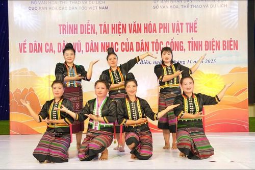 Bế mạc lớp truyền dạy văn hóa phi vật thể dân tộc Cống ở Điện Biên