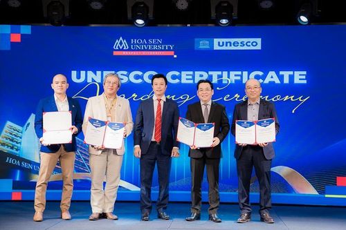 Trường Đại học Hoa Sen đón nhận chứng nhận của Liên hiệp các hội UNESCO thế giới
