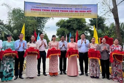 Khánh thành cầu Đại đoàn kết tại Vĩnh Long