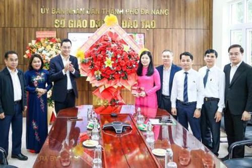 Xây dựng đội ngũ nhà giáo 'Tâm sáng - Tầm cao - Trí vững - Kỹ năng số tốt'