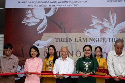 Bạn trẻ TP. HCM hào hứng với triển lãm 'Nghệ thuật sơn mài – Kết nối di sản Việt'