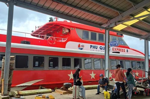 Thời tiết xấu, tàu cao tốc đi Phú Quốc tạm ngưng hoạt động