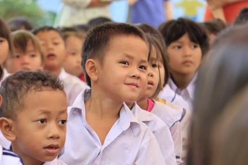 Chung tay vì sự nghiệp trồng người