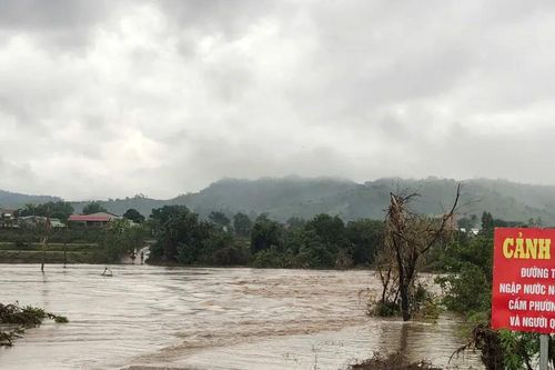 Lũ đang xuống dần trên các sông ở Nam Trung bộ