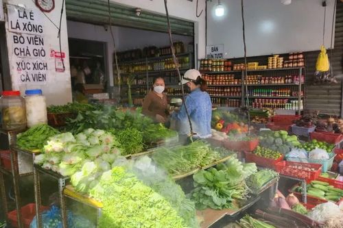 Giá rau xanh, trứng gà tăng cao