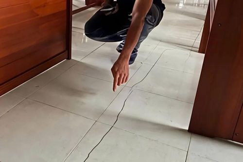 Gia Lai: Sau tiếng nổ, nhà dân và một số trụ sở xã xuất hiện vết nứt