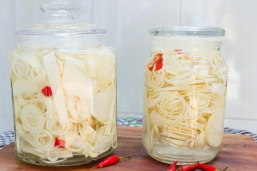 Tự tay làm măng chua tỏi ớt giòn sần sật, chống ngán cho cả gia đình