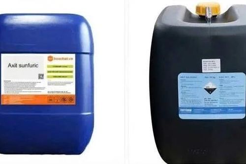 Cảnh báo người dân về 100 can axit sunfuric nguy hiểm bị nước lũ cuốn trôi