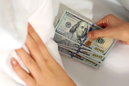 Vì sao phụ nữ cần có quỹ riêng để tự chủ tài chính?