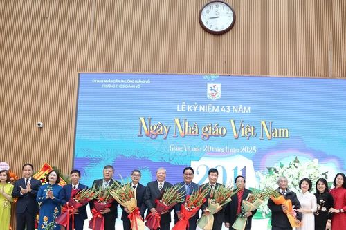 Trường THCS Giảng Võ lan tỏa truyền thống 'tôn sư trọng đạo' ngày Nhà giáo Việt Nam