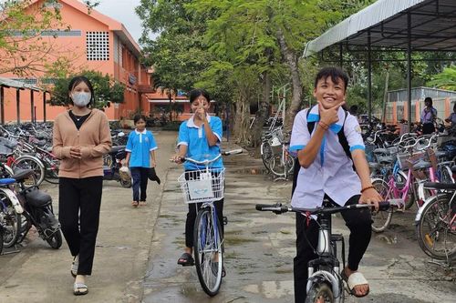 Người thầy gánh đất mở đường học chữ và câu chuyện hơn 200 nhà giáo ở ấp Đai Úi