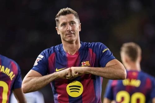 Vì sao Barca 'cấm' tiền đạo Lewandowski ghi bàn?